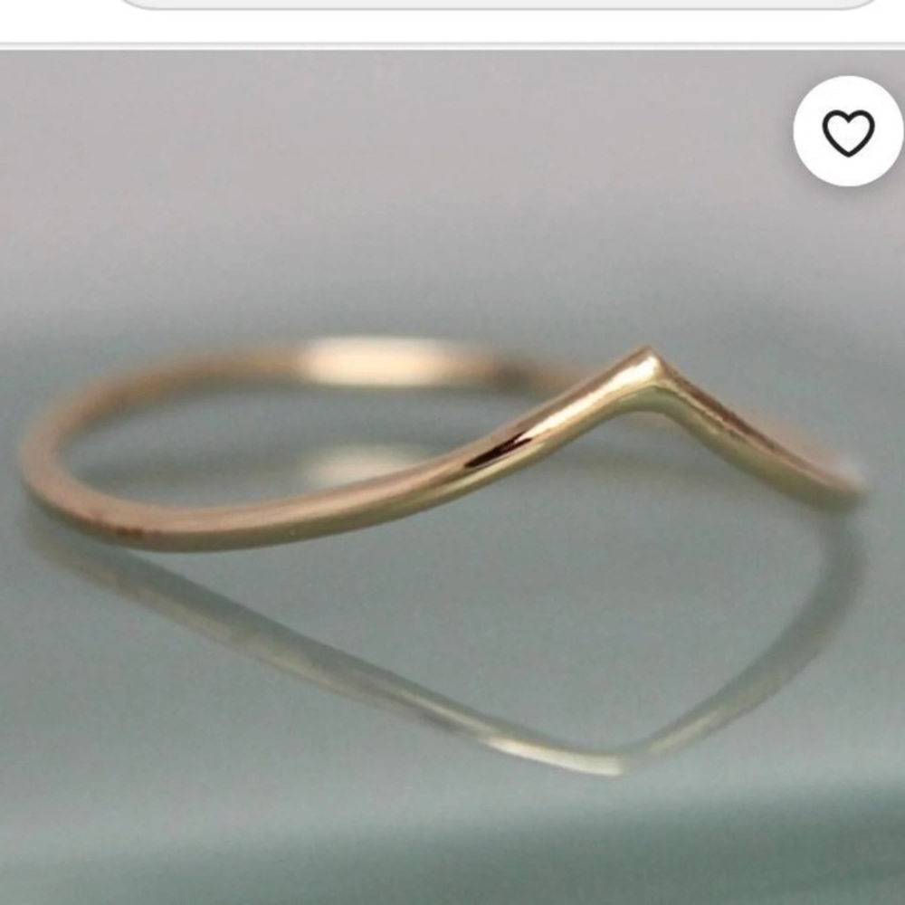 14k yellow gold v ring